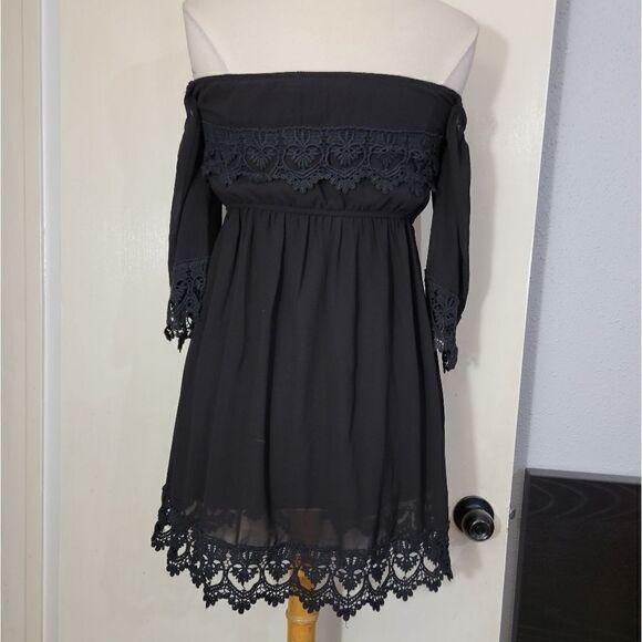 Umgee off shoulder lace trim dress sz small  - Picture 7 of 7